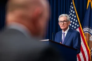 El presidente de la Reserva Federal de EE.UU., Jerome Powell, habla en rueda de prensa para explicar la decisión sobre los tipos de interés, este 12 de junio de 2024, en Washington. EFE/Jim Lo Scalzo