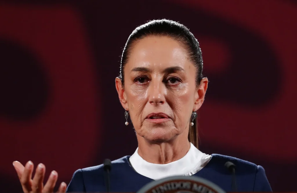 La presidenta electa de México, Claudia Sheinbaum Pardo habla durante una conferencia de prensa este lunes en el Palacio Nacional de la Ciudad de México (México). EFE/Sáshenka Gutiérrez