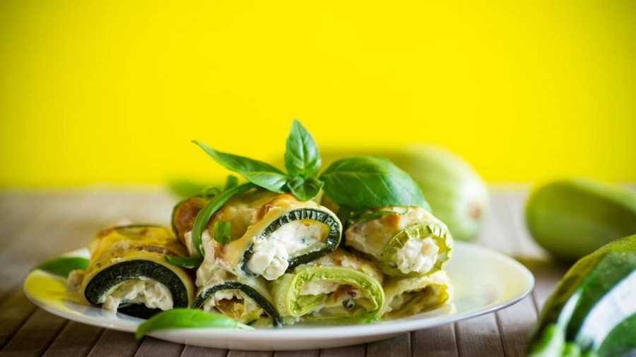Rollitos de espinaca rellenos de atún y queso: así se preparan