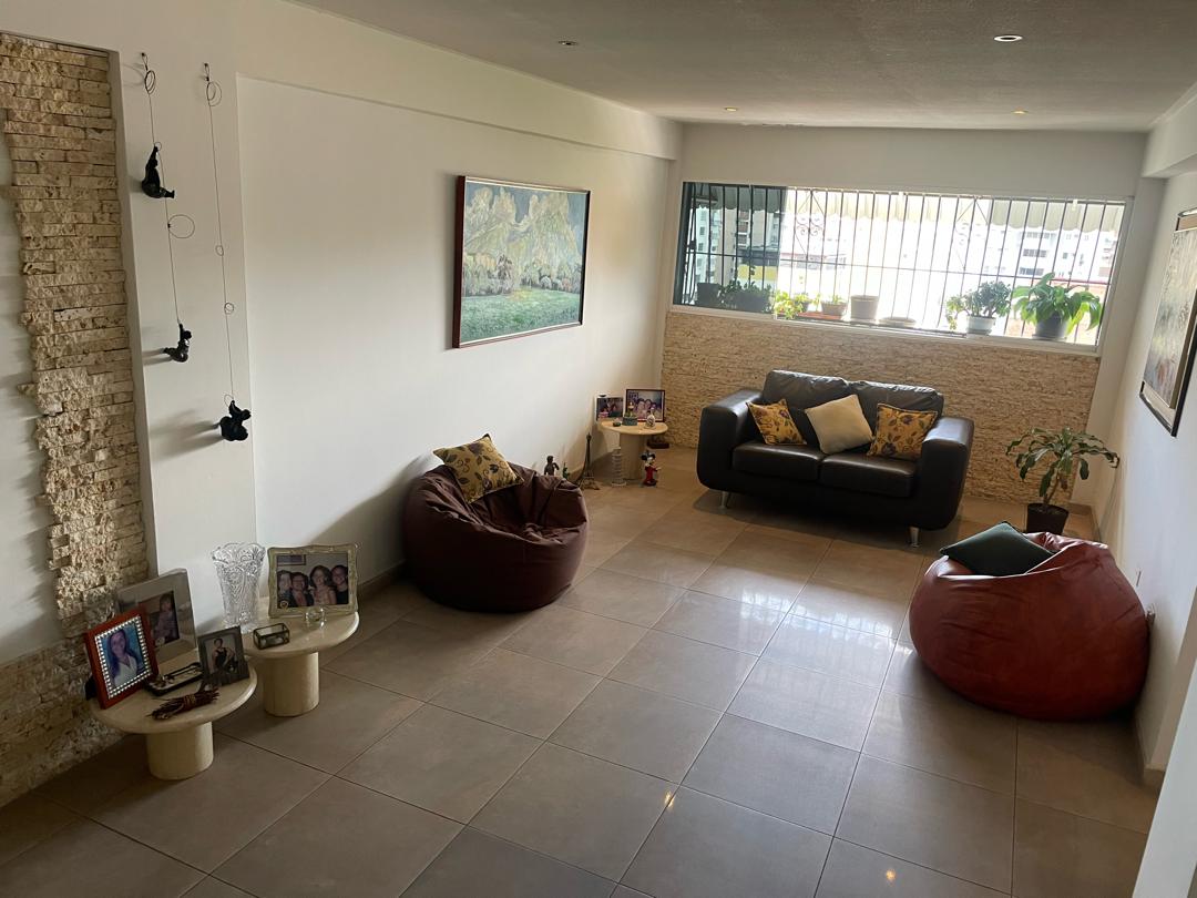 Apartamento en venta en edificio Elvira Horizonte Caracas Venezuela