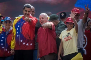 Fotografía de archivo en la que se ve, de izquierda a derecha, la primera dama de Venezuela, Cilia Flores; el presidente de Venezuela, Nicolás Maduro; el diputado Diosdado Cabello; la vicepresidenta de Venezuela, Delcy Rodríguez, y el diputado Jorge Rodríguez al participar en un acto en Caracas (Venezuela). EFE/Miguel Gutiérrez