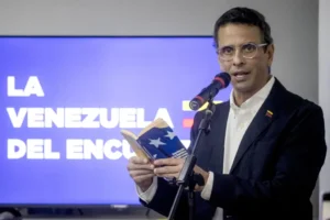 Fotografía de archivo fechada el 4 de septiembre de 2023 que muestra al dos veces candidato a la presidencia de Venezuela Henrique Capriles. EFE/Miguel Gutiérrez