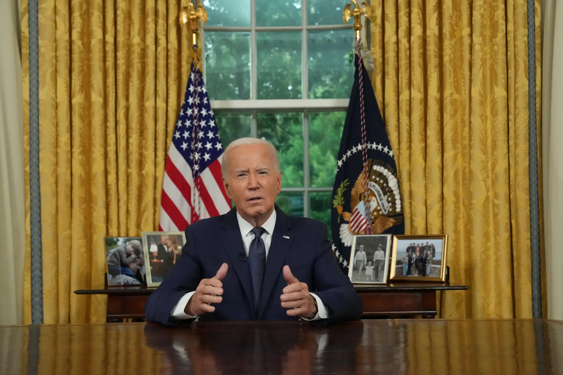 El presidente de Estados Unidos, Joe Biden, pronuncia un discurso a la nación desde la Oficina Oval de la Casa Blanca en Washington, DC (EE.UU.). EFE/Erin Schaff /Pool
