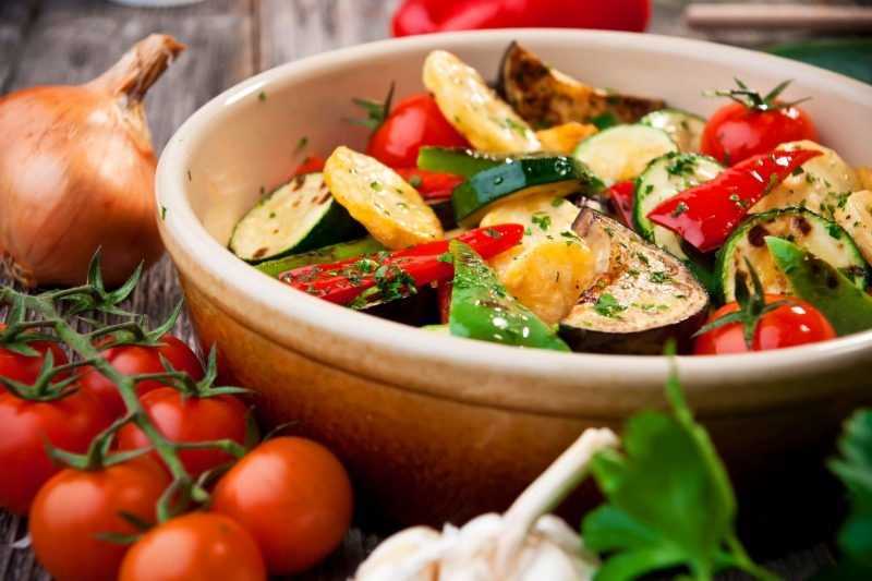 Ensalada de vegetales asados: prepara esta sabrosa receta