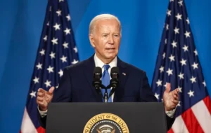 El presidente estadounidense Joe Biden habla durante el 75º Aniversario de la Cumbre de la Organización del Tratado del Atlántico Norte (OTAN) en el Centro de Convenciones Walter E. Washington en Washington, DC, Estados Unidos, 10. Julio de 2024. EFE/EPA/Jim Lo Scalzo