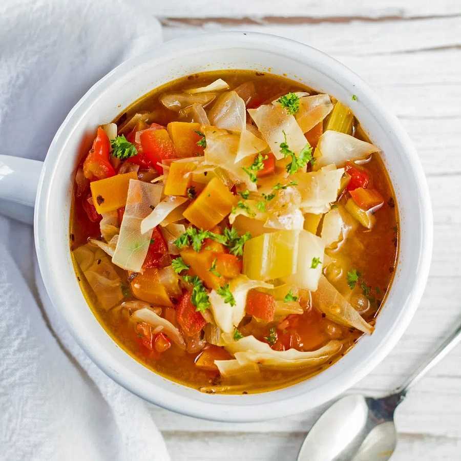 Sopa de col: prepara este sabroso plato para toda la familia