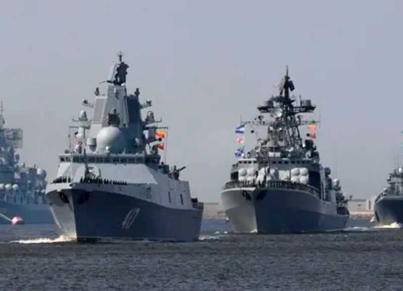 Llegan buques militares rusos