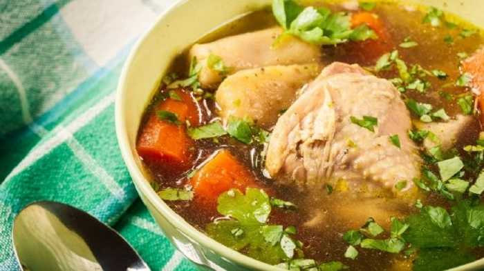 Caldo de gallina