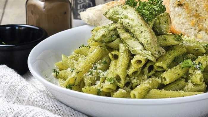 Pasta de fusili con atún y chipotle