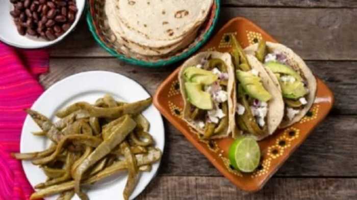Taquitos de nopales con queso asado