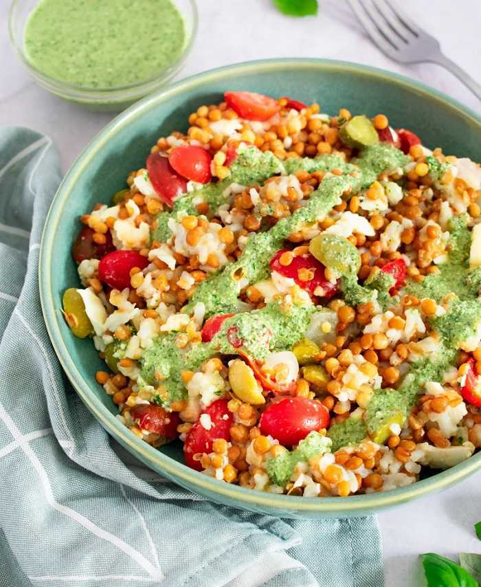 Ensalada de lentejas con salsa pesto: delicioso plato para la familia