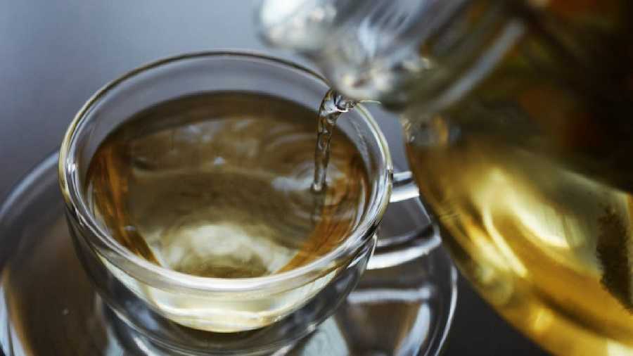 Infusión de miel y eucalipto: rica bebida para los síntomas del resfriado