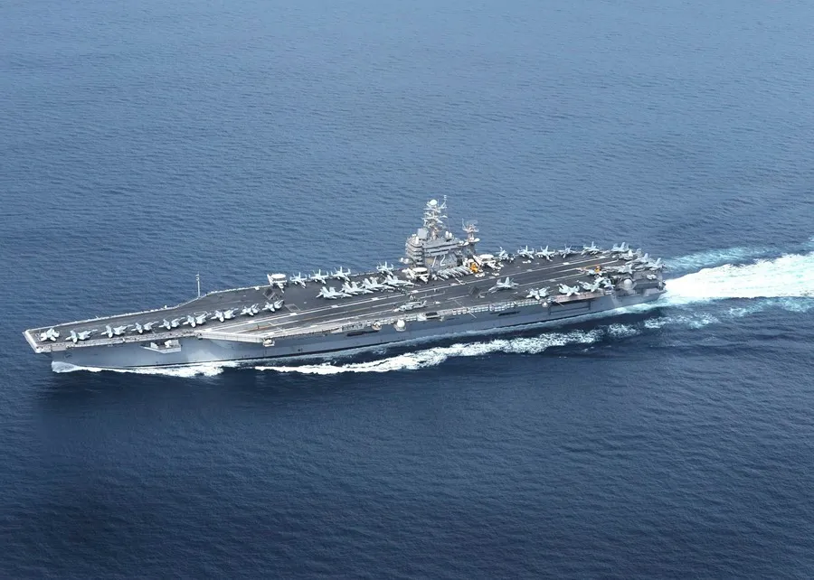 Imagen de archivo del portaaviones USS Abraham Lincoln en el Estrecho de Ormuz EFE/EPA/MC3 Jerine Lee/US NAVY