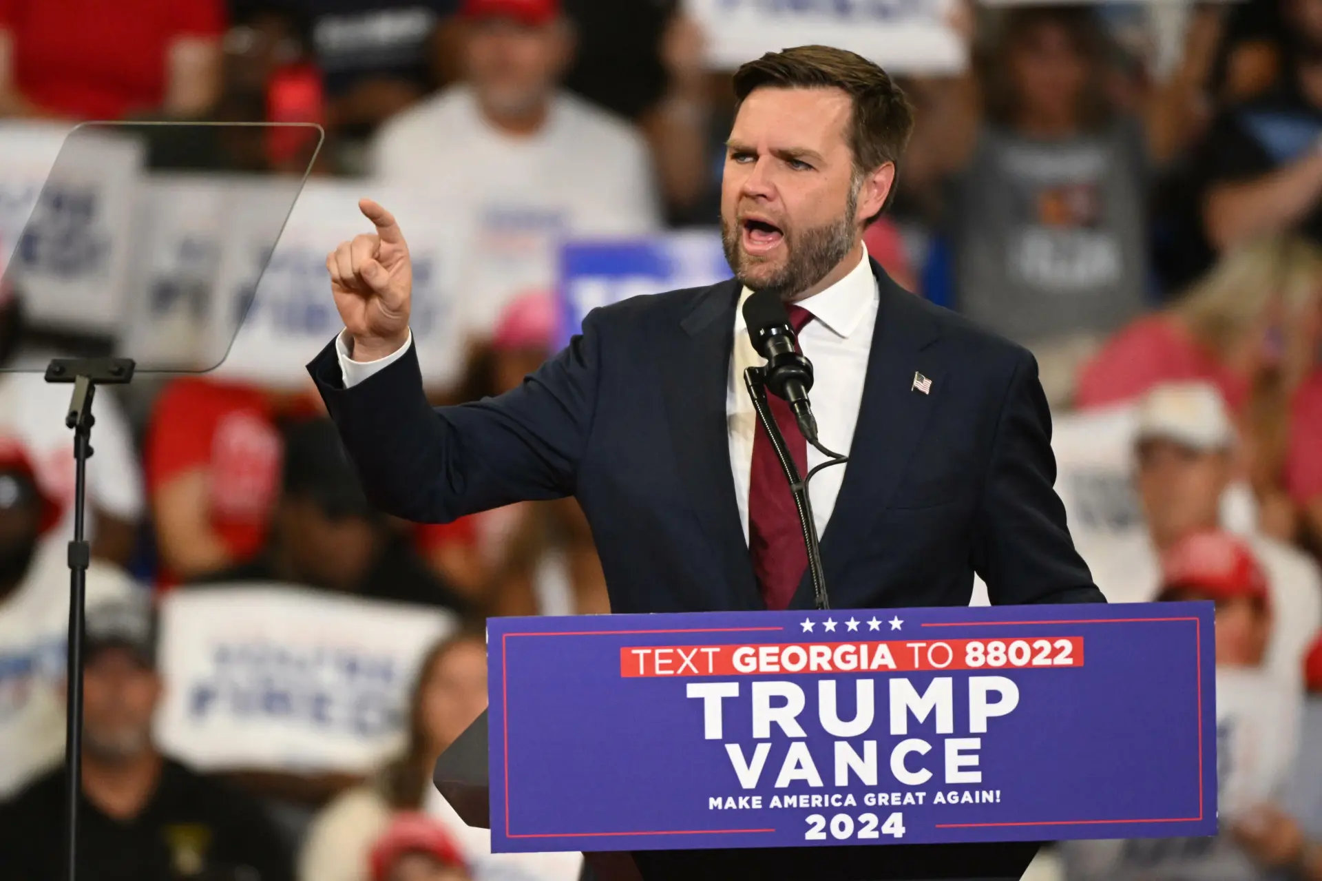 Fotografía de archivo del candidato republicano a la vicepresidencia, el senador J.D. Vance de Ohio. EFE/EPA/Edward M. Pio Roda