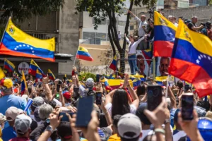 Fotografía de archivo de la líder opositora de Venezuela María Corina Machado durante una protesta en rechazo a los resultados oficiales de las elecciones presidenciales -que dan la victoria al presidente Nicolás Maduro-, en Caracas (Venezuela). EFE/ Henry Chirinos