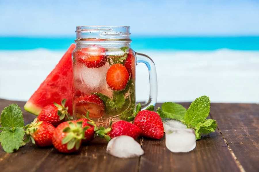 Bebidas saludables y refrescantes para los días de calor