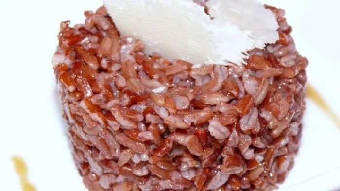 Risotto especiado con arroz rojo
