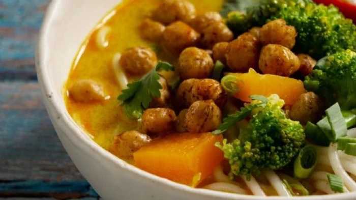 Sopa de garbanzos con pollo