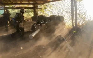 La aviación ucraniana informa de la destrucción de un puente en la región rusa de Kursk. EFE/EPA/RUSSIAN DEFENCE MINISTRY PRESS SERVICE