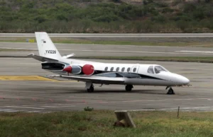Fotografía que muestra un avión oficial venezolano este viernes en el aeropuerto de la ciudad fronteriza colombiana de Cúcuta (Colombia). EFE/Mario Caicedo