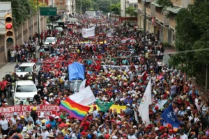 Simpatizantes chavistas participan en una manifestación en Caracas (Venezuela). EFE/ Miguel Gutierrez
