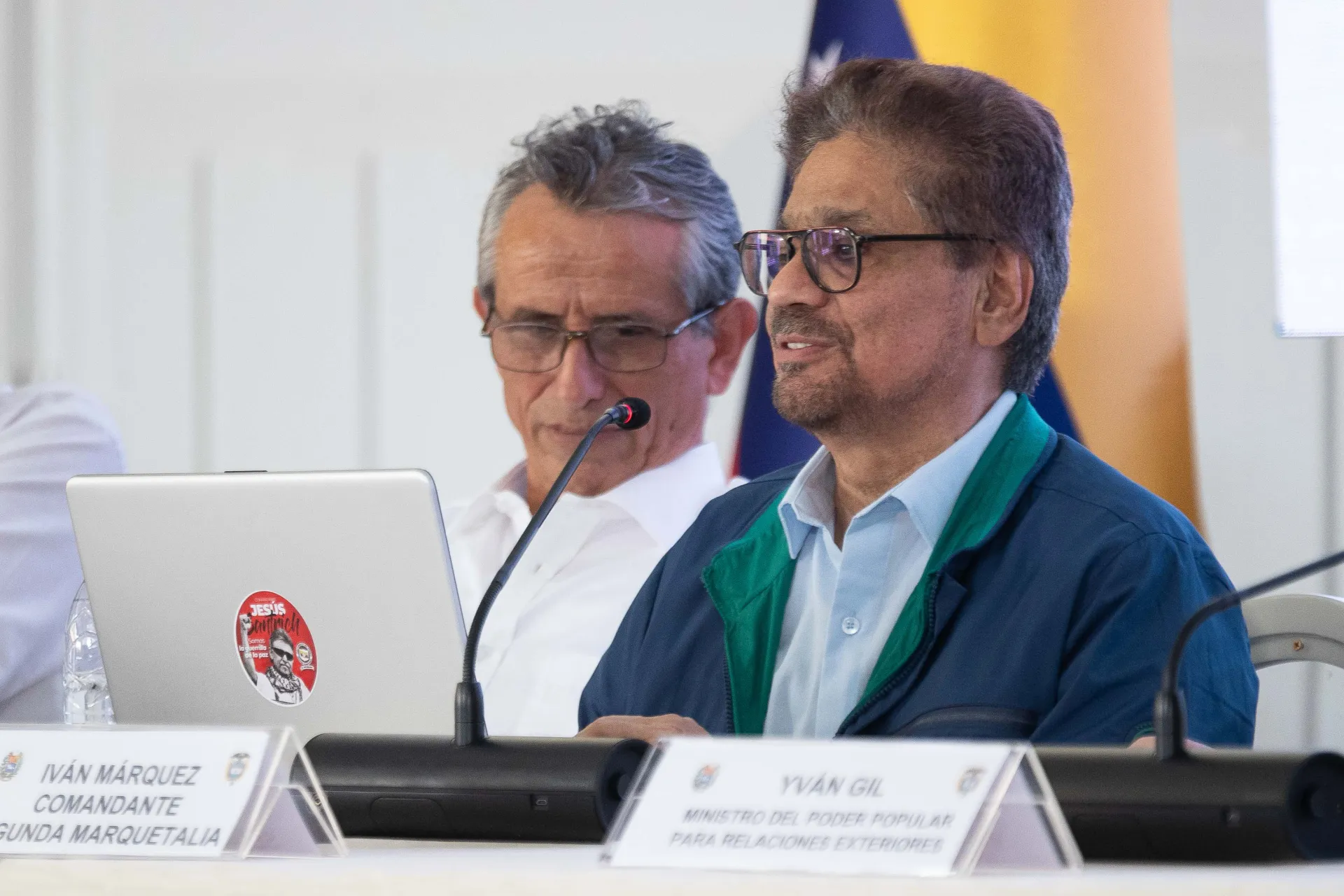 Fotografía de archivo del comandante de la Segunda Marquetalia, Iván Márquez, añl hablar en la instalación del primer ciclo de negociaciones con el Gobierno de Colombia, en Caracas (Venezuela). EFE/ Ronald Peña R.