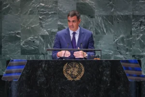 El presidente del Gobierno español, Pedro Sánchez, habla durante la 'Cumbre del Futuro' que se celebra esta semana antes del Debate General de la 79ª sesión de la Asamblea General de las Naciones Unidas en Nueva York (EE.UU.). EFE/Sarah Yenesel