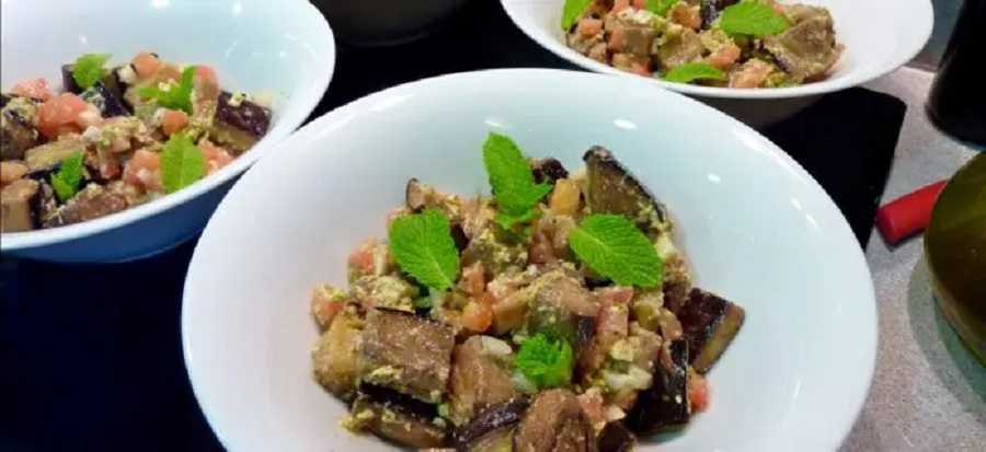 Berenjena con aliño de nueces y hierbas: así se prepara