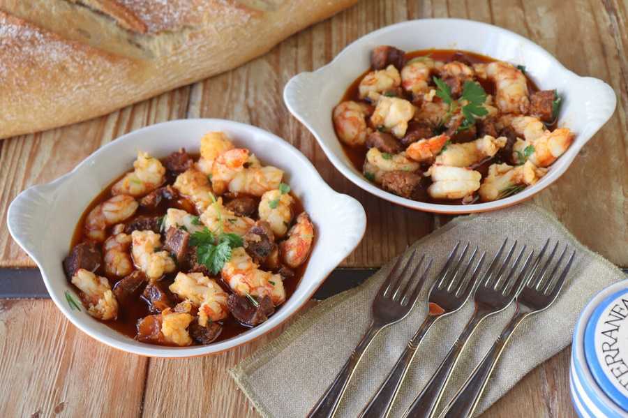 Camarones al ajillo con chorizo