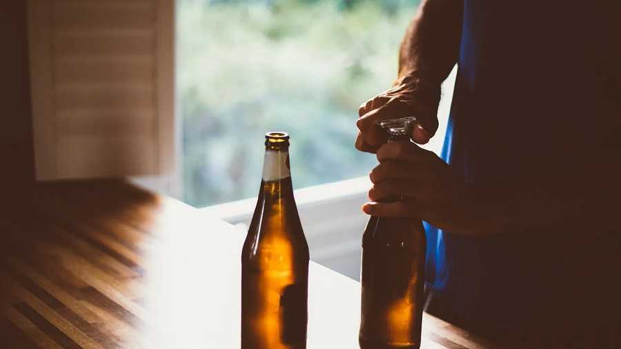 ¿Por qué consumir licor hace engordar?