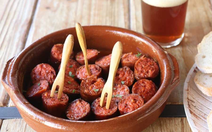 Chorizos a la cerveza
