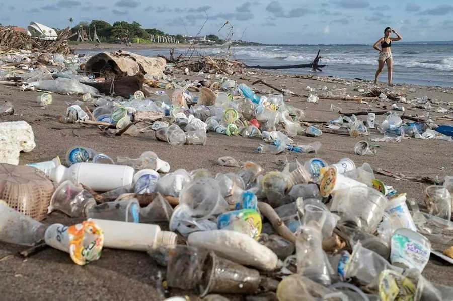 Residuos plásticos: cómo envenenamos nuestro planeta
