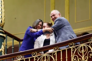 El exalcalde de Caracas Antonio Ledezma asiste al pleno del Congreso, este miércoles. EFE/Javier Lizón