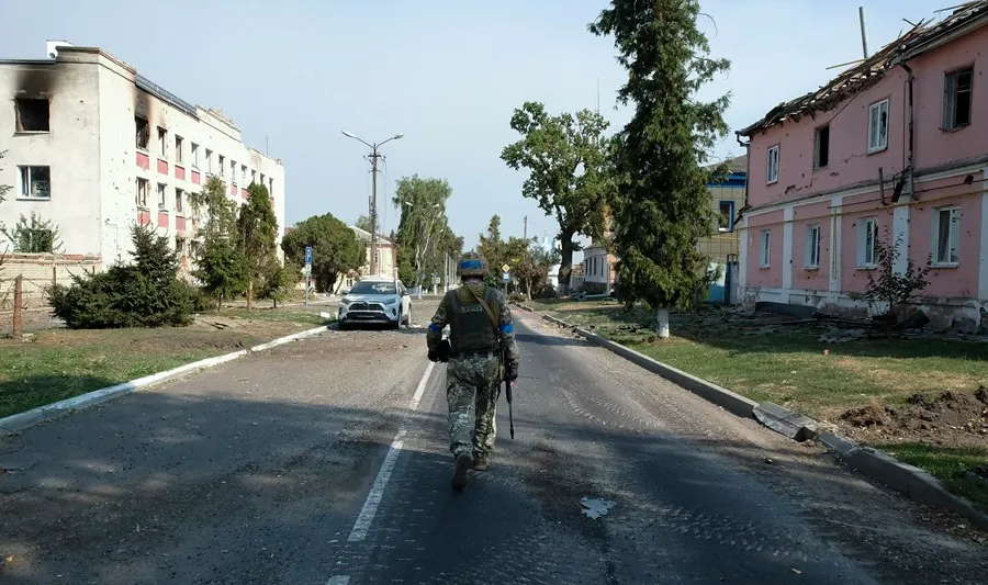 Una calle de la ciudad de Sudzha, en el territorio controlado por Ucrania de la región de Kursk. EFE/EPA/STRINGER
