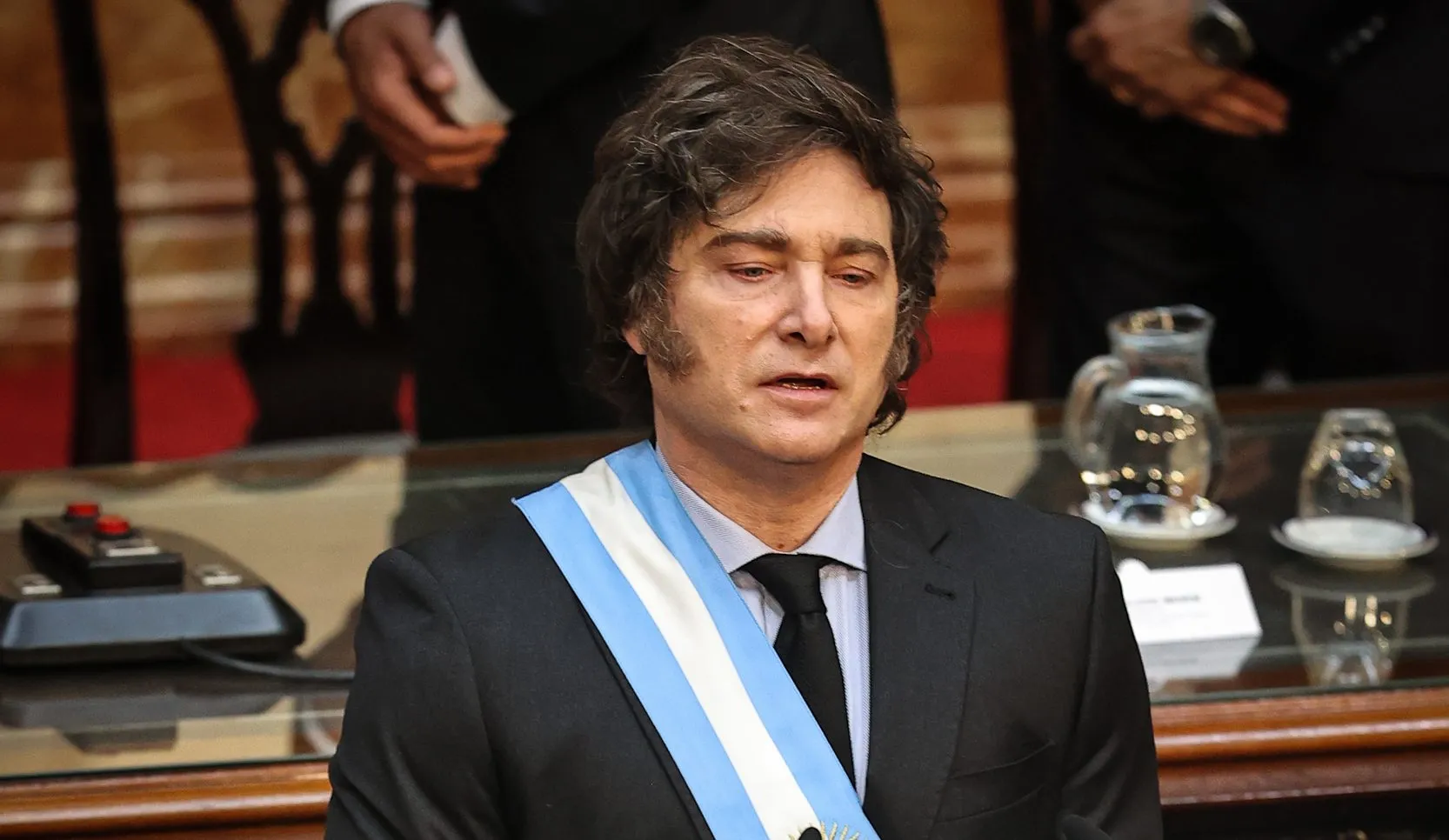 El presidente de Argentina, Javier Milei, asiste al Congreso de la Nación para presentar el presupuesto anual este domingo, en Buenos Aires (Argentina). EFE/Juan Ignacio Roncoroni