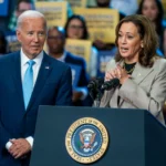 El presidente de EE.UU., Joe Biden (i), junto a la vicepresidenta estadounidense, Kamala Harris (d), en una fotografía de archivo. EFE/Shawn Thew