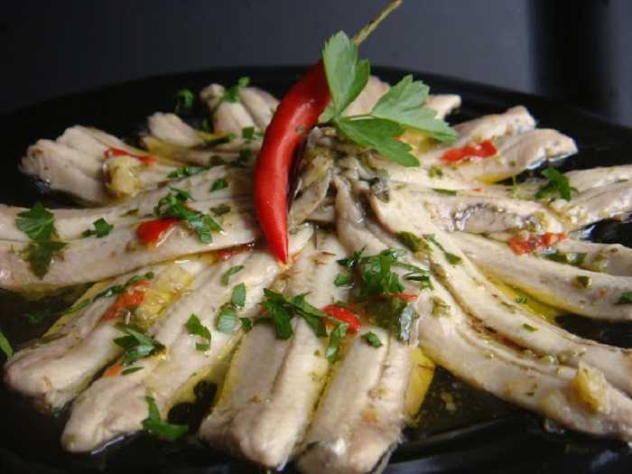 Boquerones al limón marinados: rico plato para disfrutar en familia
