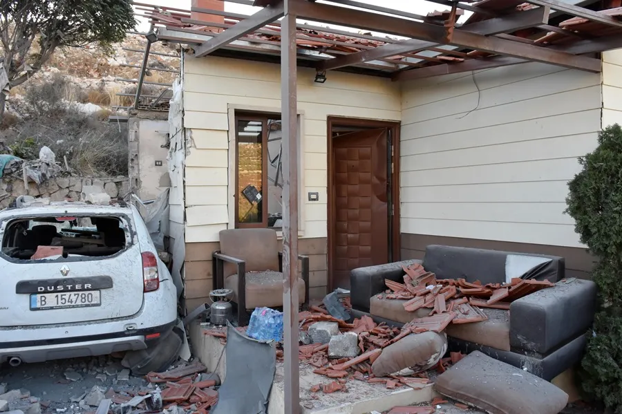 Casa destruida en un ataque israelí en Hasbaya, Líbano. EFE/EPA/STR
