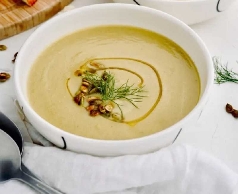 Sopa de coliflor: delicioso plato para cenar sin remordimiento