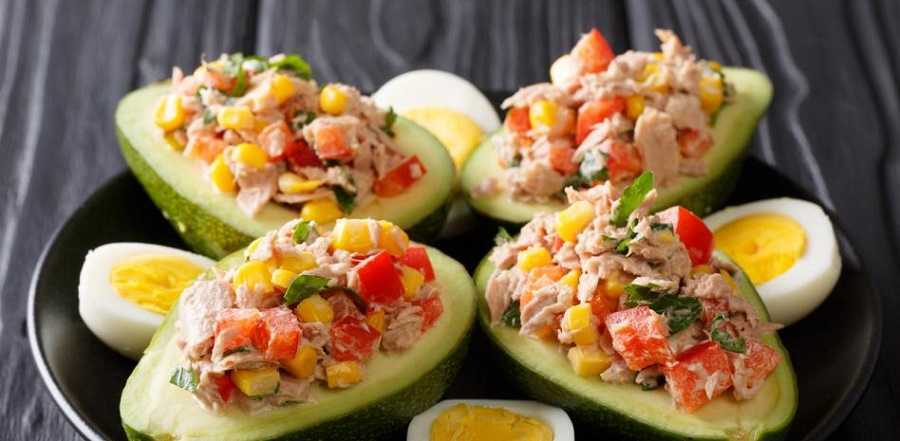 Aguacates rellenos de atún: así de fácil los puedes preparar