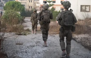 Fotografía cedida por el Ejército de Israel que muestra a unos militares durante una de las operaciones en la franja de Gaza y en el sur del Líbano. EFE/ Ejército de Israel