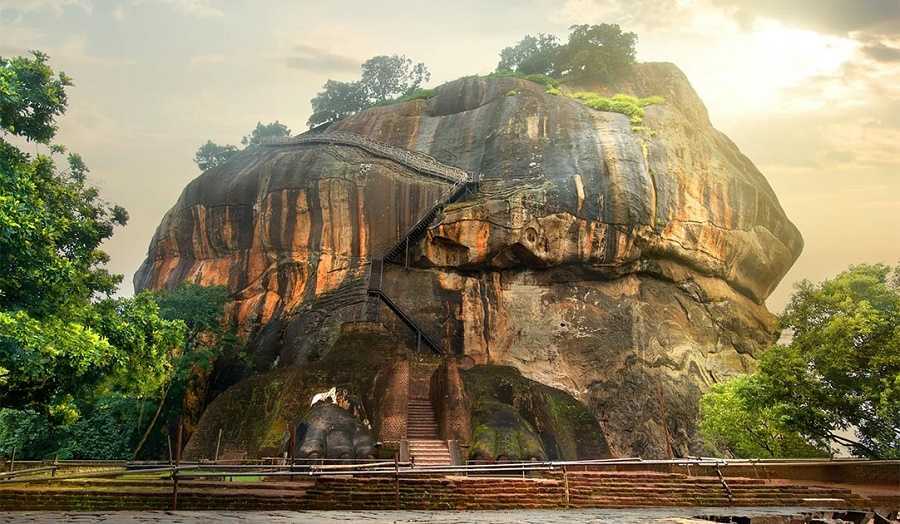 Sigiriya la increíble ciudad construida en una enorme roca