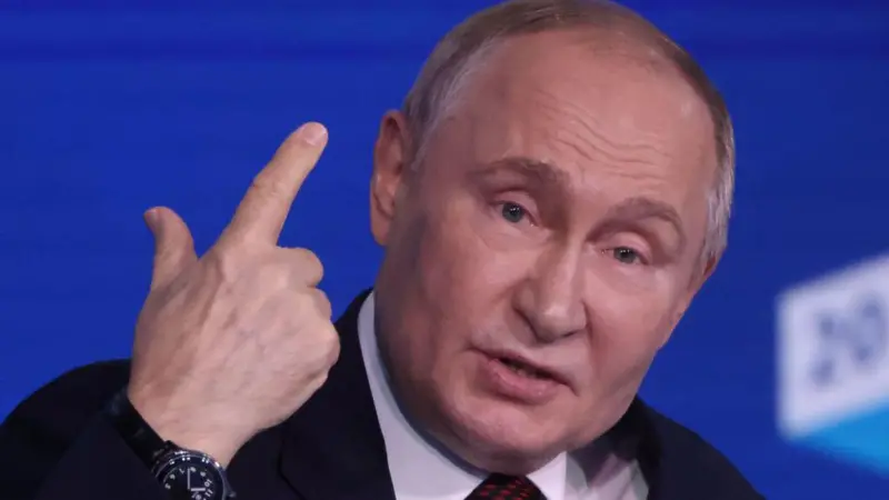 Vladimir Putin ha reiterado en oportunidades pasadas que Moscú consideraría la medida como una "participación directa" de los países de la OTAN en la guerra de Ucrania.