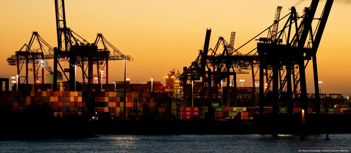 Infraestructura, seguridad, seguimiento, sostenibilidad y digitalización son algunos de los desafíos de la industria logística.Imagen: Hauke-Christian Dittrich/picture alliance