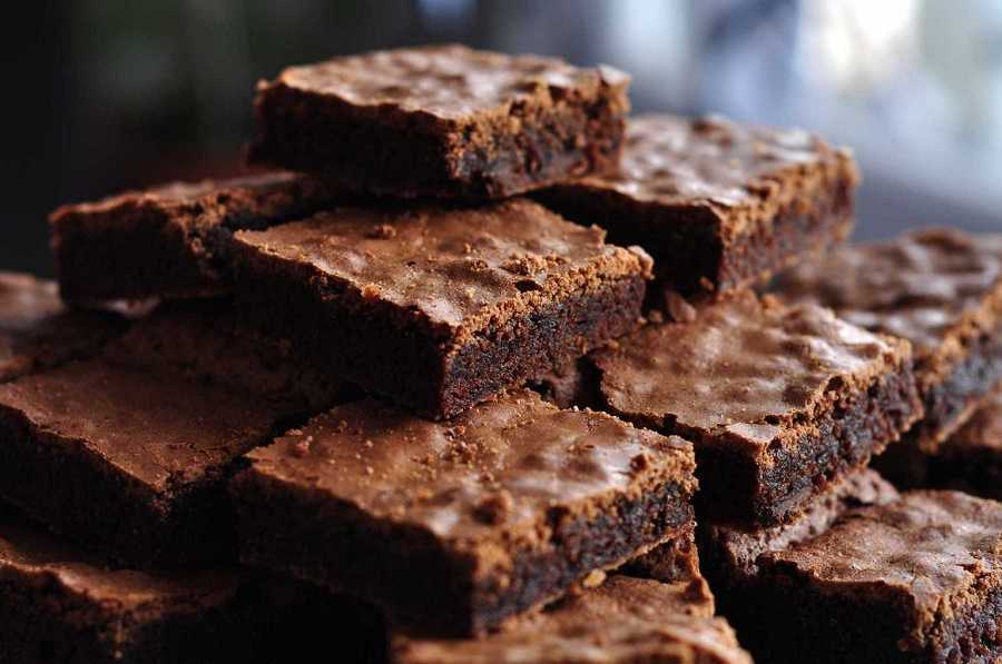 Brownies de batata y cacao: rico postre para acompañar el café