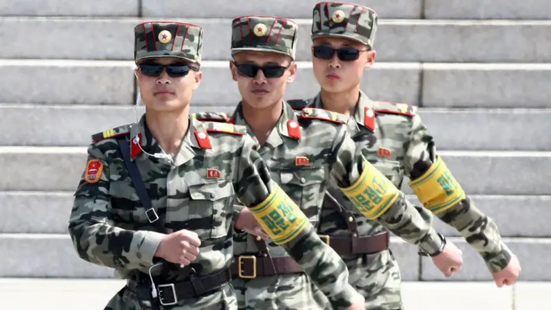 La idea de la homosexualidad visible en el ejército norcoreano es impensable.