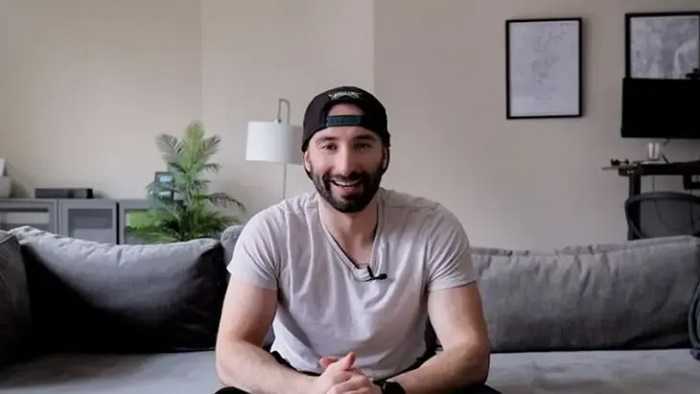 Mike Black, el multimillonario que renunció a su fortuna para vivir en la calle