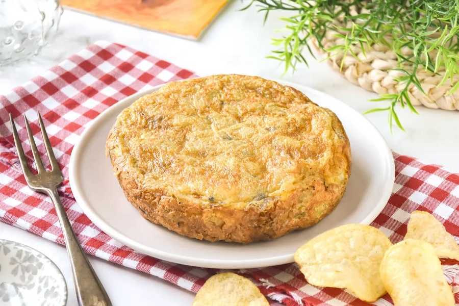 Tortilla de papas fritas de bolsa: deliciosa y fácil de preparar