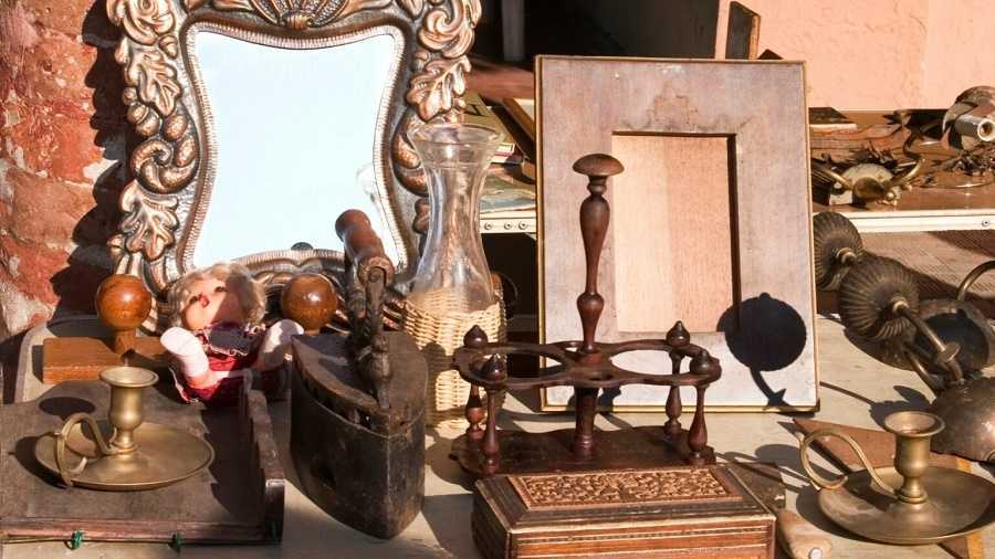 Antigüedades y fantasma