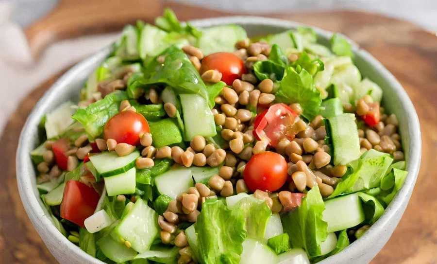 Ensalada de lentejas con pepino y tomate: así se prepara